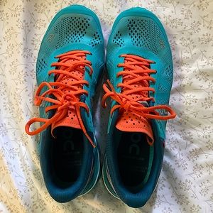 On Cloud Running shoe - Atlantis/Flame Color - Lightly worn - no box